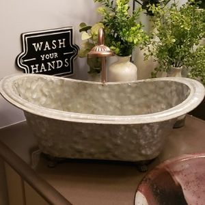 Galvanized Metal Old Fashioned Mini Bathtub